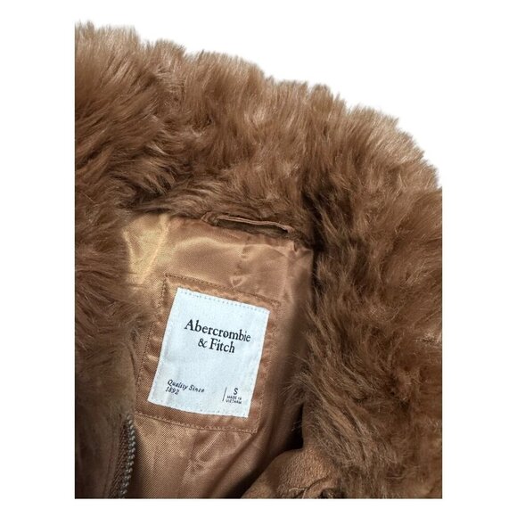 ABERCROMBIE & FITCH Faux Fur Soft Cropped Bomber Jacket Womens Small - Picture 5 of 6